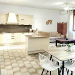 Mancaversa Centro, 200m Mare アパート マリーナ・ディ・マンカヴェルサ